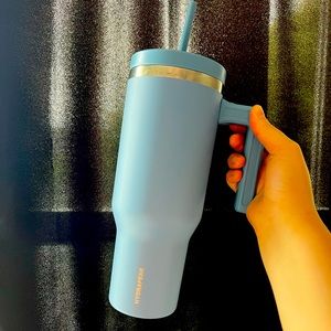 Hydropeak insulated water bottle with handle